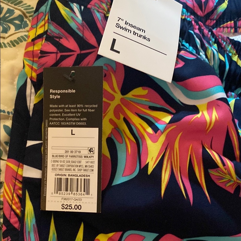 Original Use Colorful Patterned Garment - Picture 3 of 8